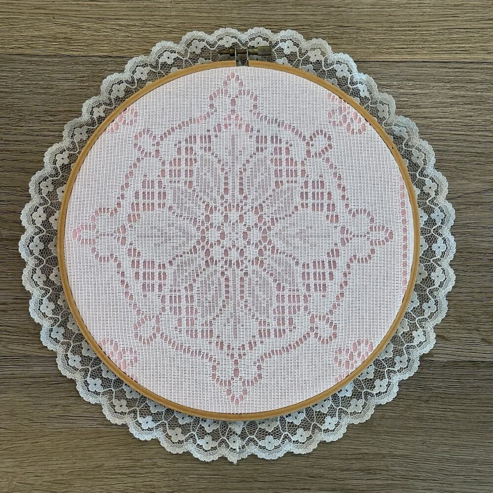 Vintage Wooden Framed Round Embroidery Needlework White Lace Border Grannycore